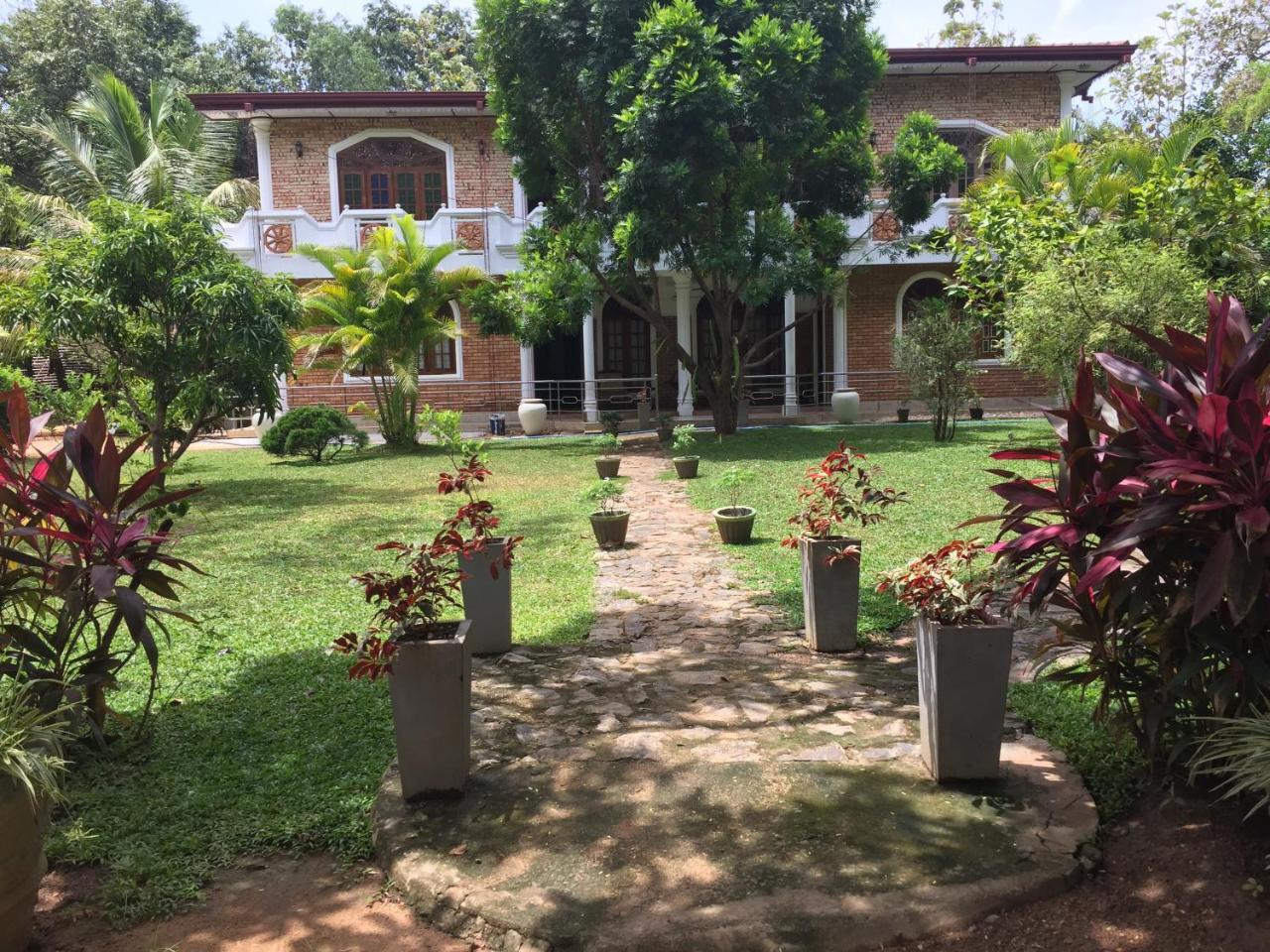 Serendib Garden Resort Habarana Bagian luar foto